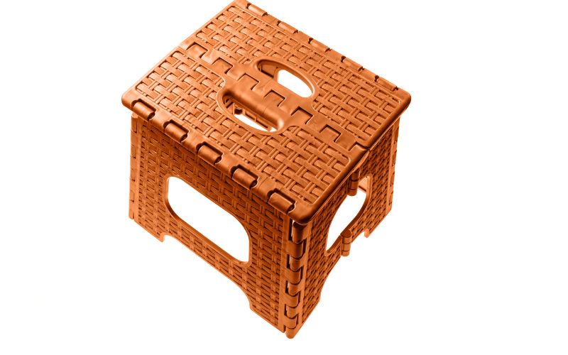 how-folding-step-stools-make-life-easier-featured-image.jpg
